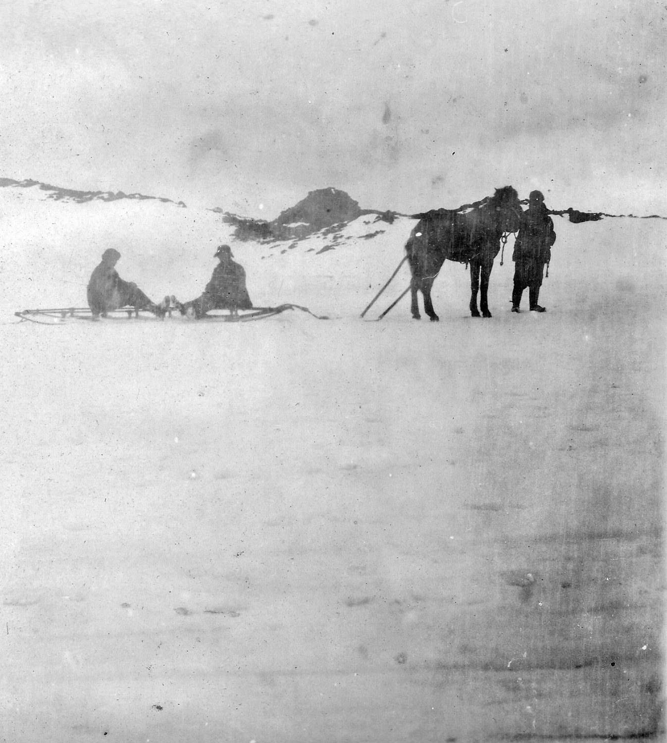 Pictures From Ernest Shackleton S Nimrod Expedition 1907 1909